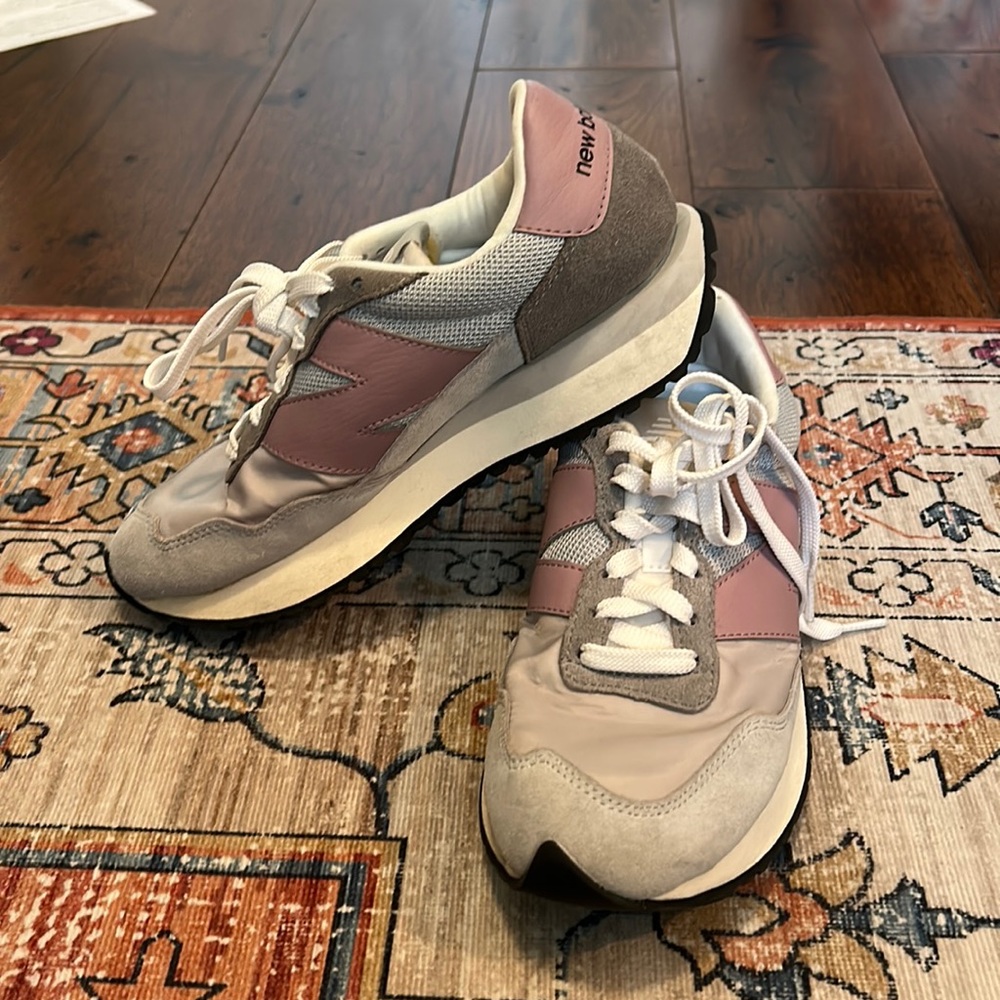 New Balance 237, Womens Size 8, Gray & Mauve